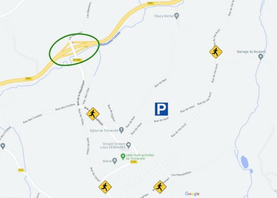 Il est facile de venir aux Boucles Tonnevillaises, il y a même un parking